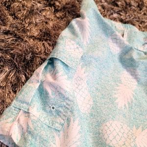 Sz S teal pineapple board shorts